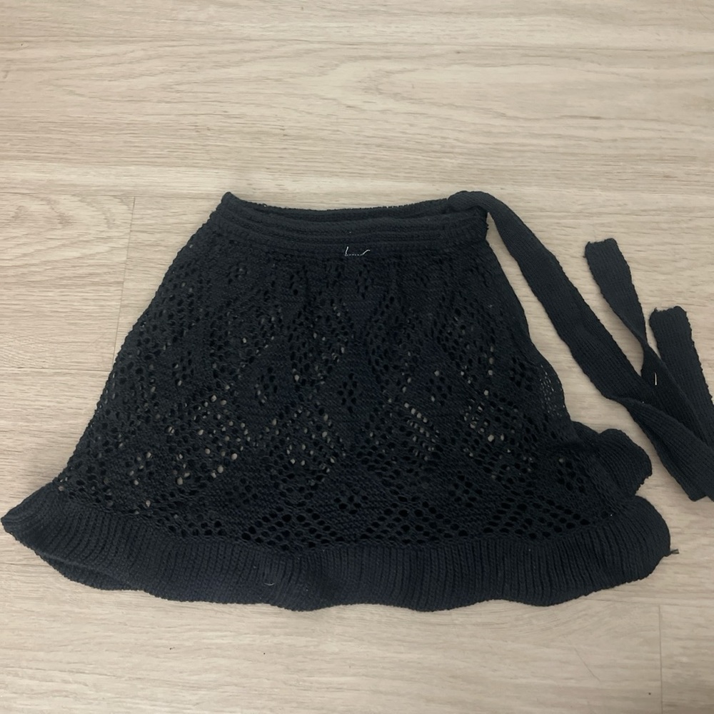 Crochet Mini Ruffle Skirt - Picture 5 of 5
